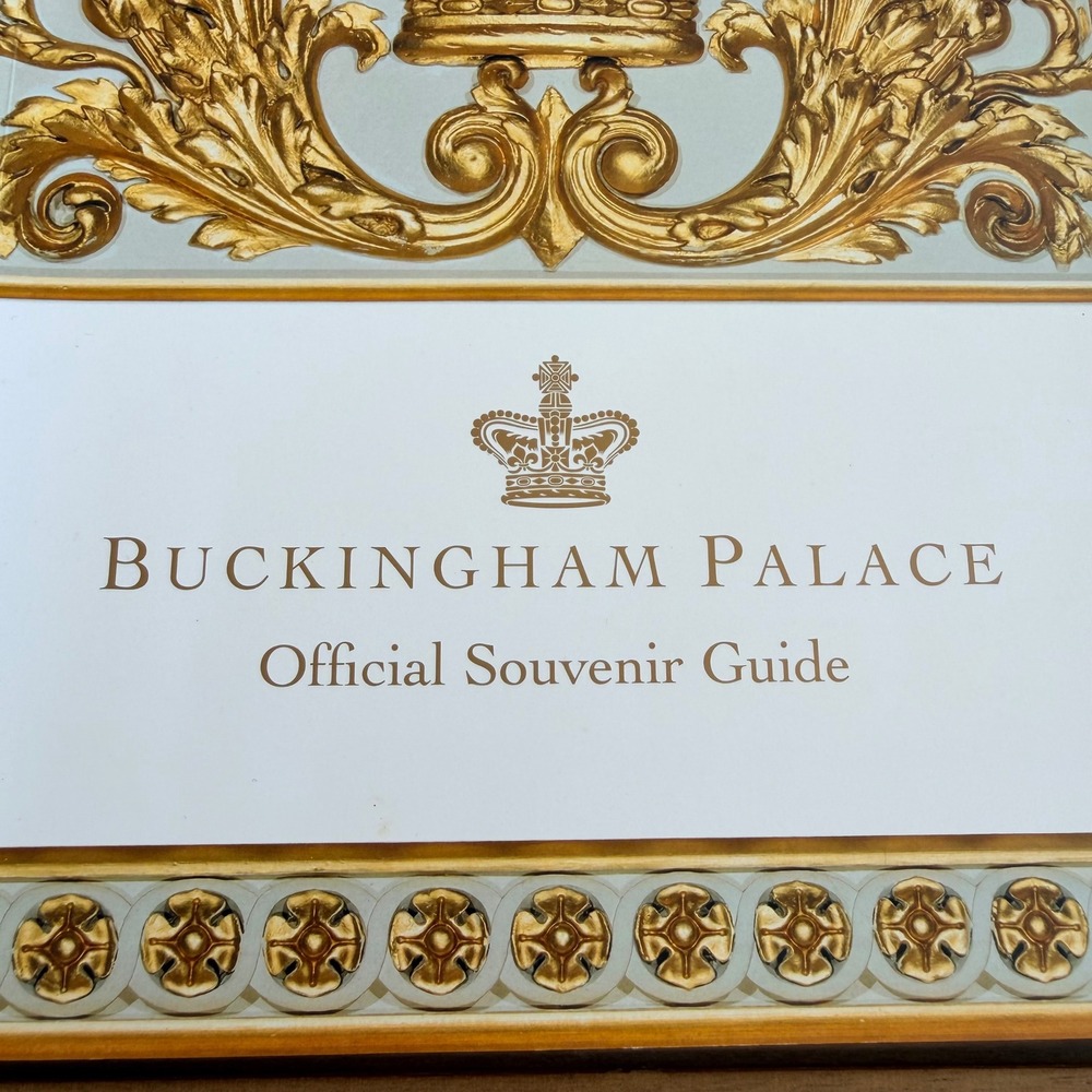 Buckingham Palace Official Souvenir Guide Royal Collection History Book 15.8oz - Picture 2 of 8